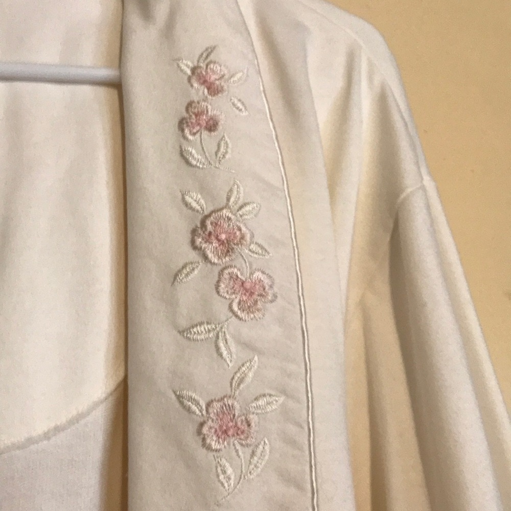 bath robe - Picture 3 of 5